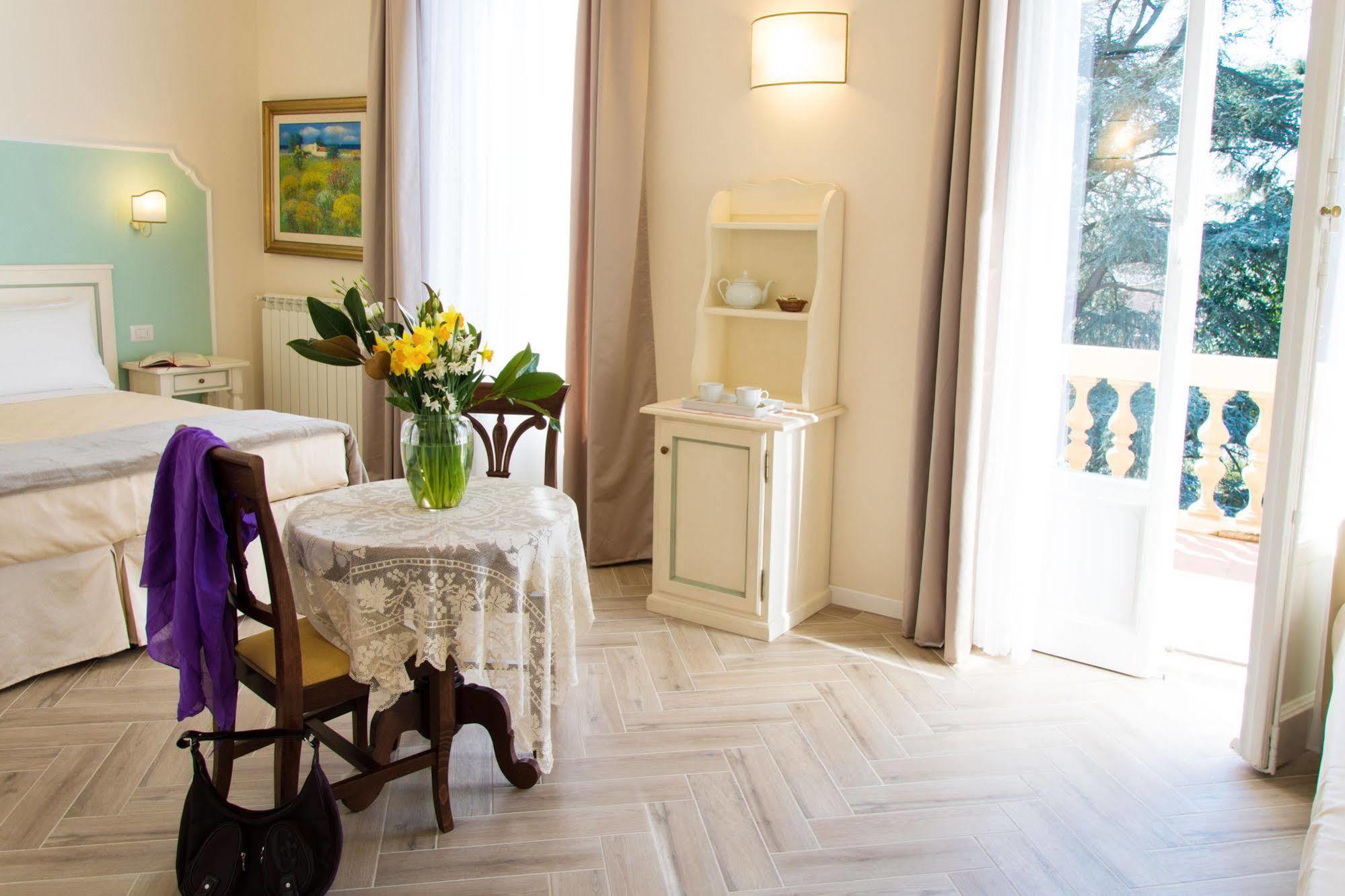 Dimora Salviati Bed and breakfast 3*